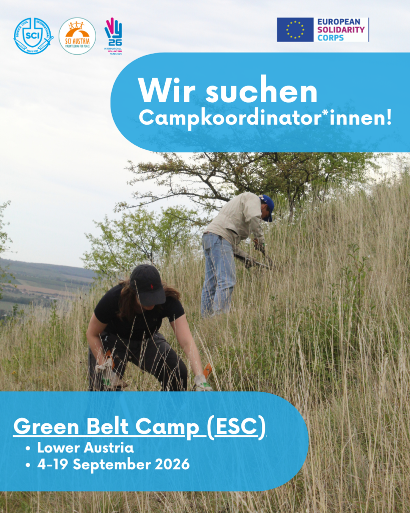 A photo of two volunteers with overlayed text reading: "Wir suchen Campkoordinator*innen!" "Green Belt Camp (ESC), Lower Austria, 4-19 September 2026."